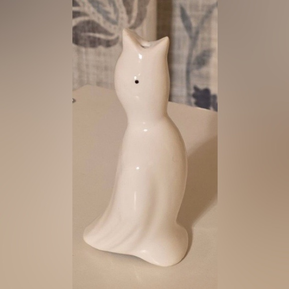 White Ceramic Pie Bird